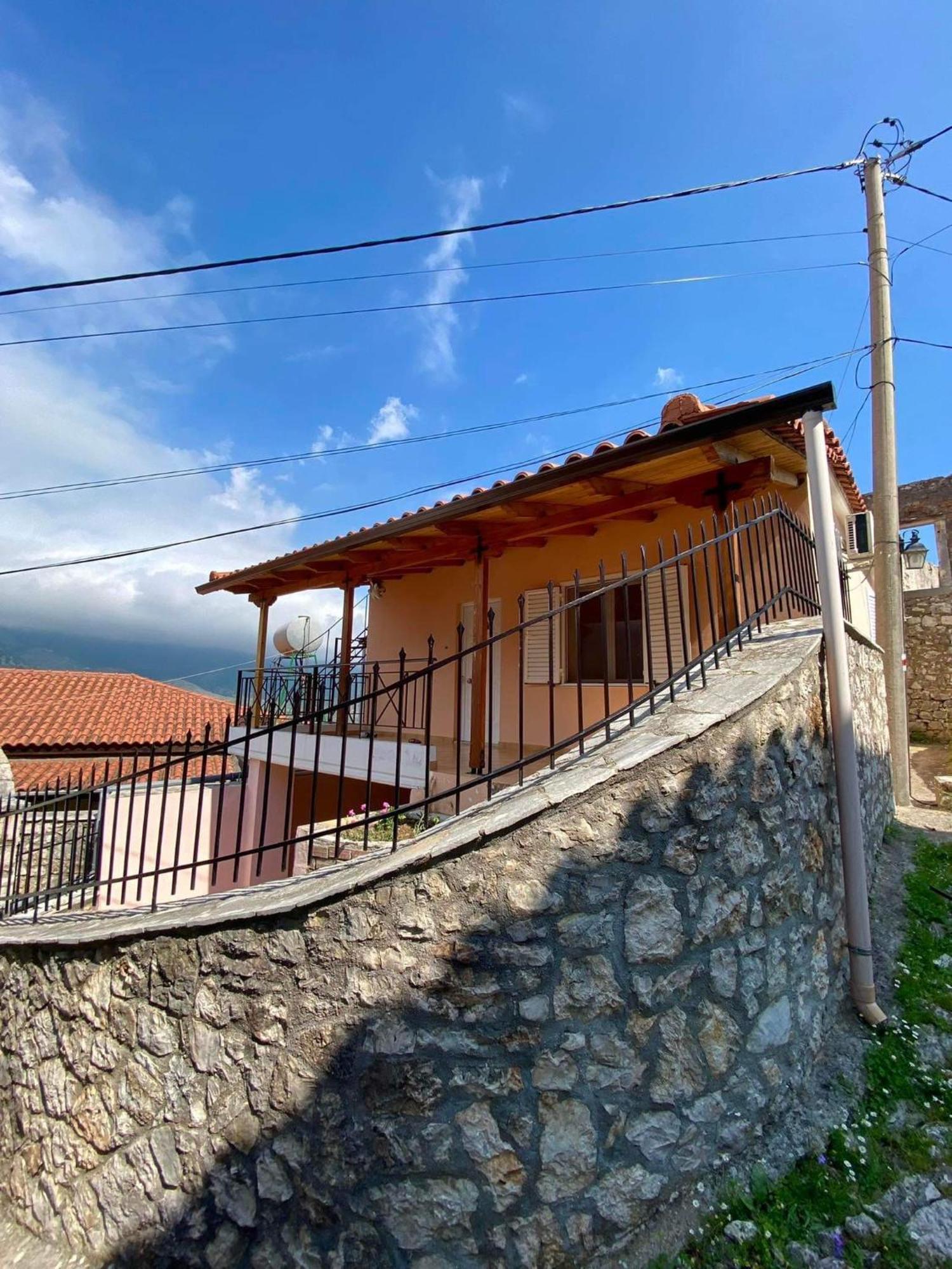 Gkoros House Old Town * Himara
